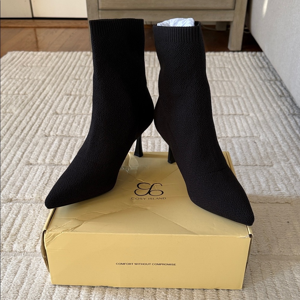 Cosy Island Black Women's Ankle Boots